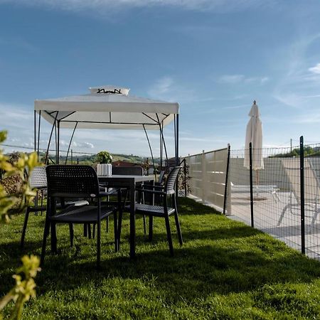 Agriturismo Ridaroca San Damiano dʼAsti Eksteriør billede
